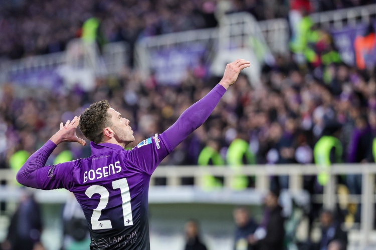 镜报：阿莫林现场观看阿尔卡拉斯比赛，被曼联解雇后获1000万英镑