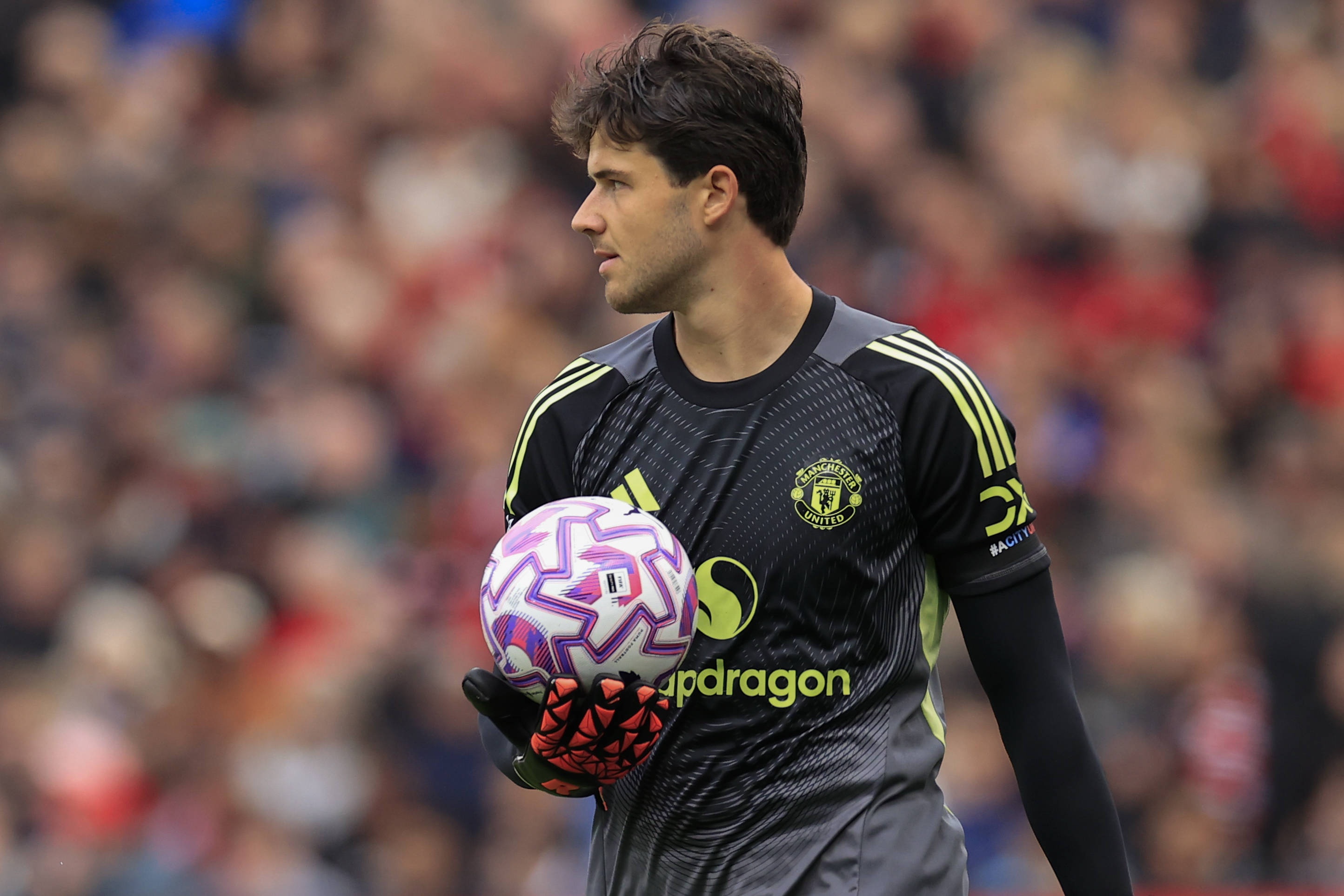 转型！邓卓翔上赛季临危受命执教三镇，今年无缘球队新教练组